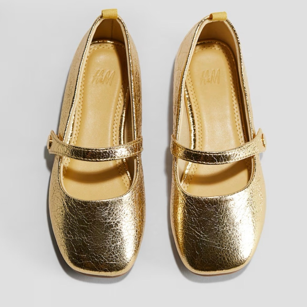 H&M shimmering ballet flat in gold- Size 11